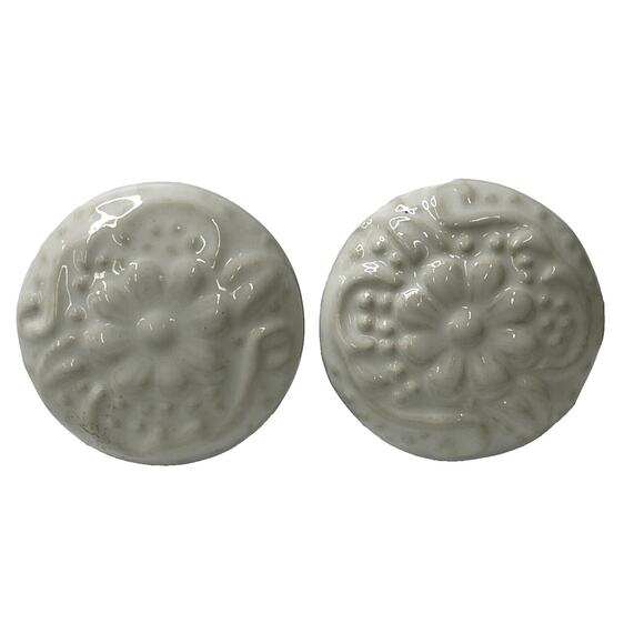 Lot of 2 Cabinet Drawer Kitchen Knob Pulls White Flower Embossed Design 1.5 in - Picture 1 of 7